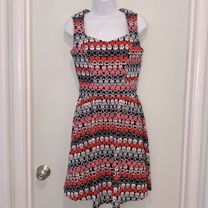 Folter skull and hearts dress small